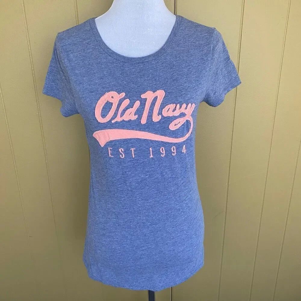 Old Navy women M Crewneck w/raised textured logo short sleeve t-shirt